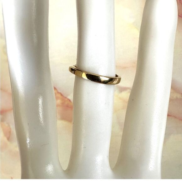 Gold tone rhinestone ring - Picture 3 of 7